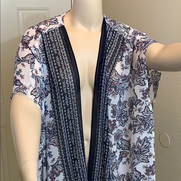 Lane Bryant Tops - ➕Lane Bryant Print Kimono One Size NWT’s